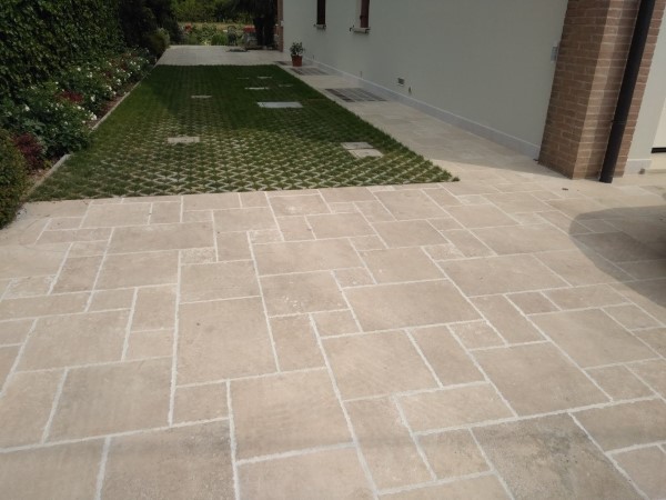 TRAVERTINO